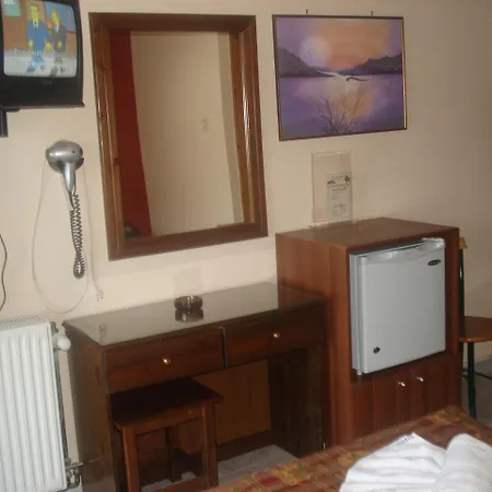 Apolis Πανσιόν 4*