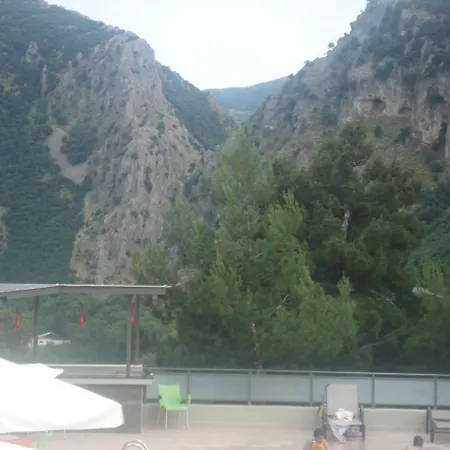 Πανσιόν Apolis 4*